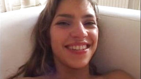 En smuk blondine forførte sin bror med onani sex tube mama og tog ham væk fra arbejde.