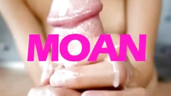 Far distraherede datteren fra at gøre rent ved at have seks xxx tube sex med hende.