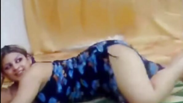 Bror og kurvede søster knepper i en lejet lejlighed seks porno tube på sofaen.