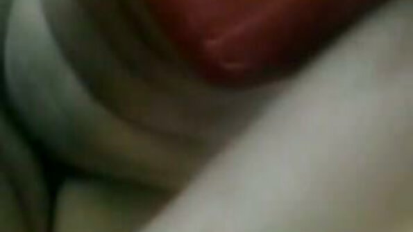 Min søster tog en maske på og kom til at hoppe på min penis - ja, hvordan kunne seks xx jeg nægte hende.