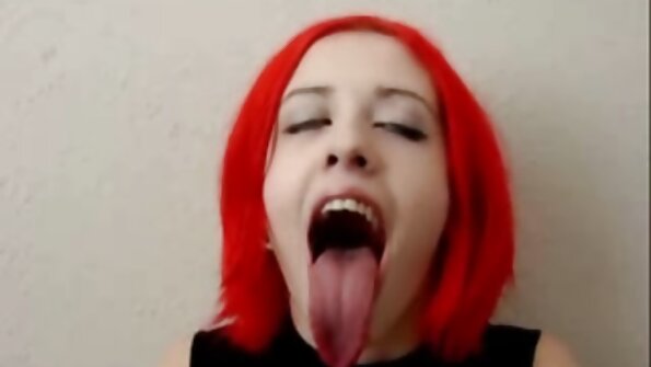 Blonde søster dybt seks porno wideo sutter brors pik POV.