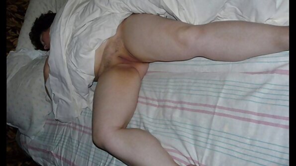 Moden far straffede sin datter porn matur sex for at ryge med et godt kneb.