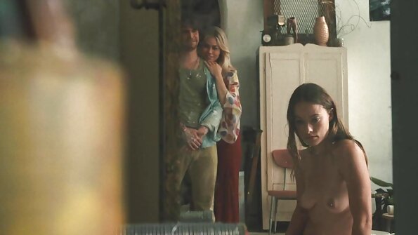 Den smukke datter seks xxl video tog sin far i munden og lod sig kneppe i sin fisse.