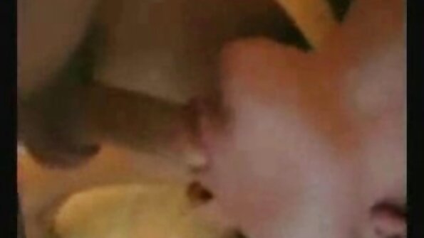 Bedstefar hot sek japanese forfører sit barnebarn til blowjob.